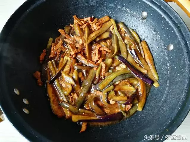 茄子的家常做法，只多這一步，不用油炸，不油膩，好吃到停不下來
