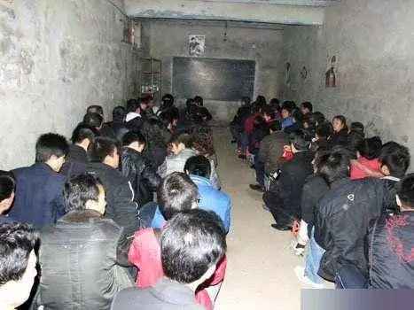 兒子去世1年,突然給母親匯了10000元,母親瞬間明白報了警