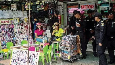 「背包客天堂」考山路消失了? 泰國 8月起禁街頭擺賣! 小販不能違法擺攤…. 遊客驚: 還我們考山路!