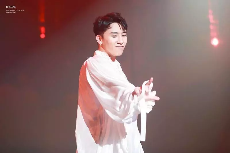 [BigBang][新聞]180806 BigBang勝利開個唱想念隊友調皮喊話楊賢碩：我是YG後繼之人