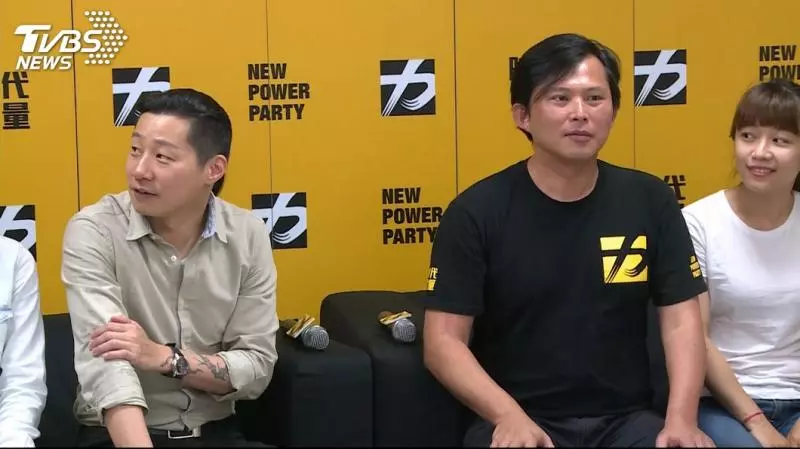 憂時力變小綠 支持者:不知是否續挺時力