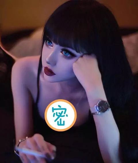 【真人橡膠娃娃】被嗆【卸妝後什麼屁都不是】,沒想到她發出這些照片,全場傻眼了。