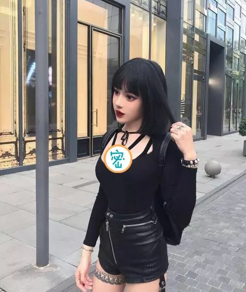 【真人橡膠娃娃】被嗆【卸妝後什麼屁都不是】,沒想到她發出這些照片,全場傻眼了。