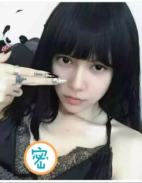 【真人橡膠娃娃】被嗆【卸妝後什麼屁都不是】,沒想到她發出這些照片,全場傻眼了。