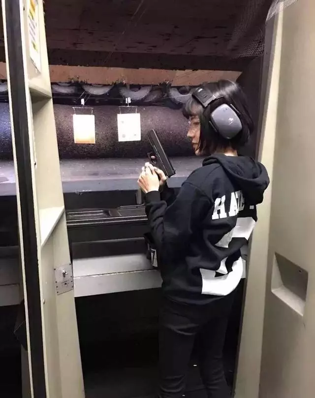 【真人橡膠娃娃】被嗆【卸妝後什麼屁都不是】,沒想到她發出這些照片,全場傻眼了。