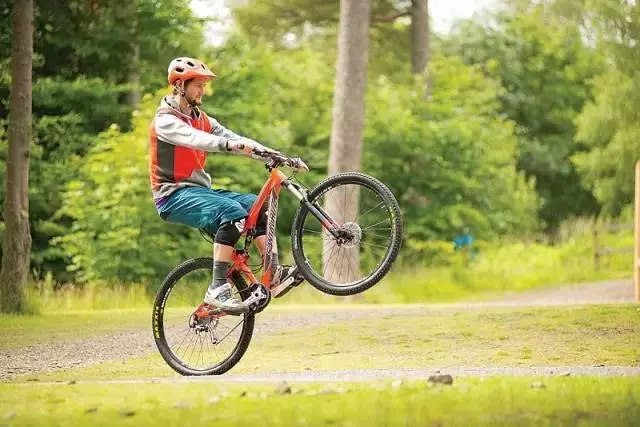 10 個隨時隨地都可練習的山地車騎行技巧
