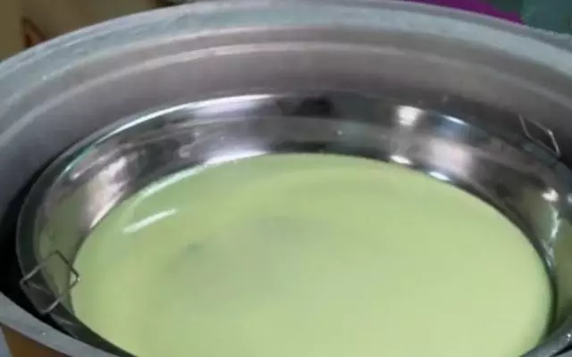 黃瓜別再拍著吃，教你新做法，鍋里一蒸做成涼皮，解饞又消暑！