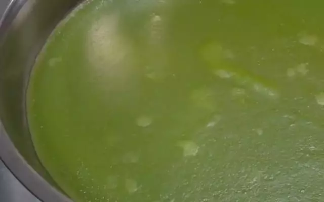 黃瓜別再拍著吃，教你新做法，鍋里一蒸做成涼皮，解饞又消暑！