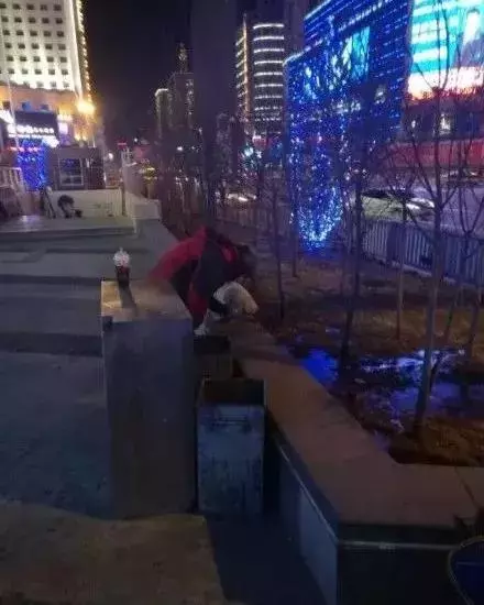 生活有點苦,餘生就拜託你了……