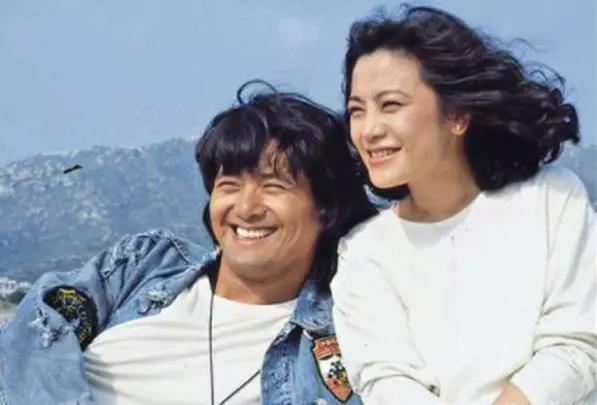 羅大佑苦等她10年,沒想到卻敗給10億已婚男,最後「未婚產子」成功上位!