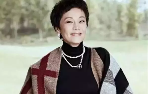 羅大佑苦等她10年,沒想到卻敗給10億已婚男,最後「未婚產子」成功上位!