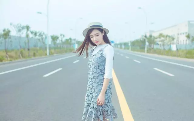 訂婚時女子沒要彩禮,婚禮前夕聽婆婆一番話,她捂嘴笑了
