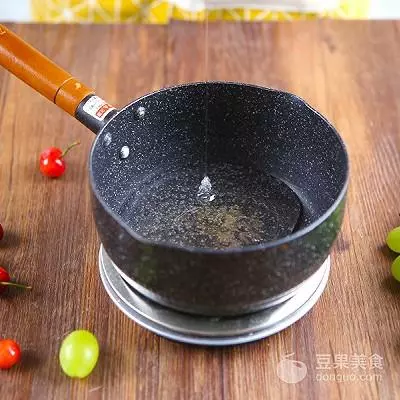 水晶月餅在家做,一口咬出五彩餡料