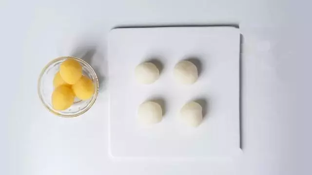超簡單的冰皮月餅,自己做孩子吃的更放心!
