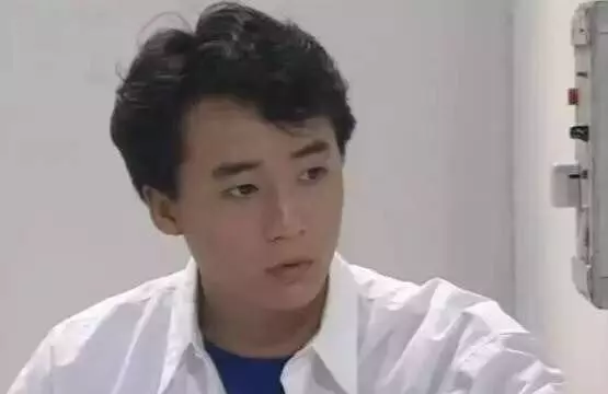 【曾是TVB最痴情綠葉!】原來他是「隱形富二代」!離巢後打理家族生意!和歌手王傑竟然還有這樣的關係!