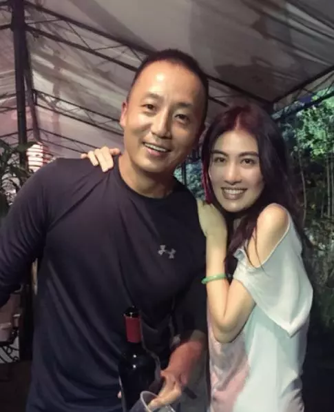 【曾是TVB最痴情綠葉!】原來他是「隱形富二代」!離巢後打理家族生意!和歌手王傑竟然還有這樣的關係!