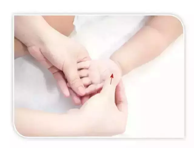 孩子發燒怎麼處理?不打針不吃藥,12種家用退燒方法效果好,有孩子的存起來!