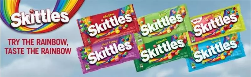 Skittles 彩虹糖竟「忘了上色」就販售,限量「純白版」的背後原因超溫暖!