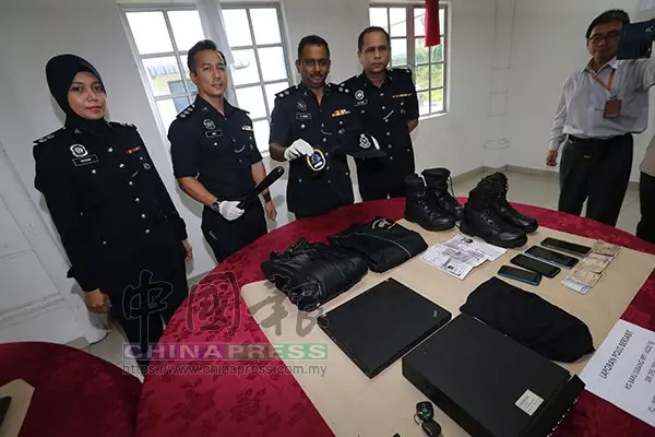 兄弟匪「全副武裝」扮假警 路旁尋獵物搶劫