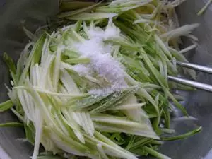 早起10分鐘給孩子做這餅,柔軟嫩滑,營養豐富不一般,大人孩子都超喜歡!