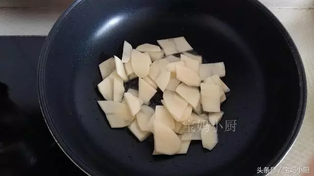 這菜最家常卻是下飯王,也就2塊錢,比幾十的肉都香,多加這一步,上桌就光