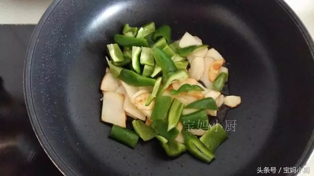 這菜最家常卻是下飯王,也就2塊錢,比幾十的肉都香,多加這一步,上桌就光