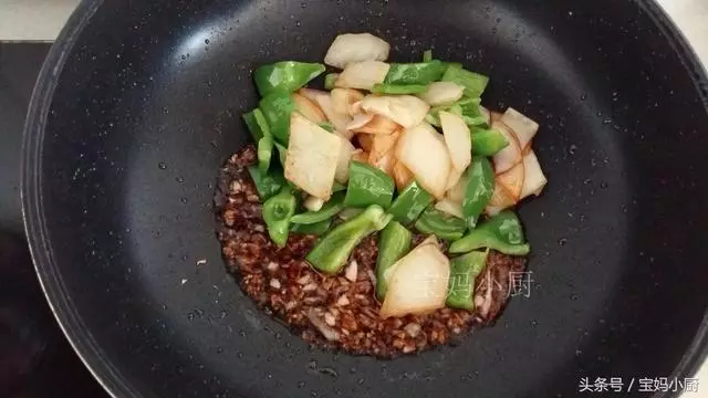 這菜最家常卻是下飯王,也就2塊錢,比幾十的肉都香,多加這一步,上桌就光