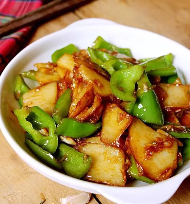 這菜最家常卻是下飯王,也就2塊錢,比幾十的肉都香,多加這一步,上桌就光
