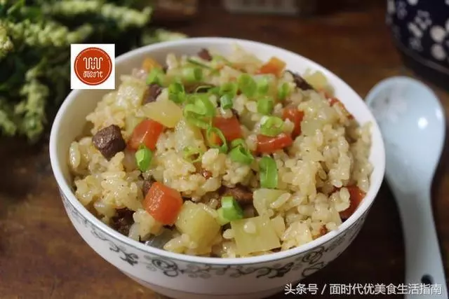 電鍋就能完成的一道美味燜飯,有菜有肉,超級有營養,全家老小都喜歡!
