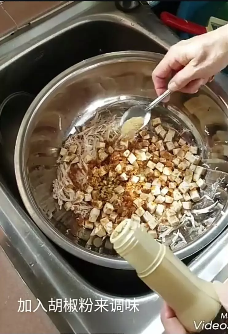 《 簡易芋頭糕 》古老的配方,隨手易取,易記得,成品又贊,光看都流了滿地的口水,真香,好想吃哦!