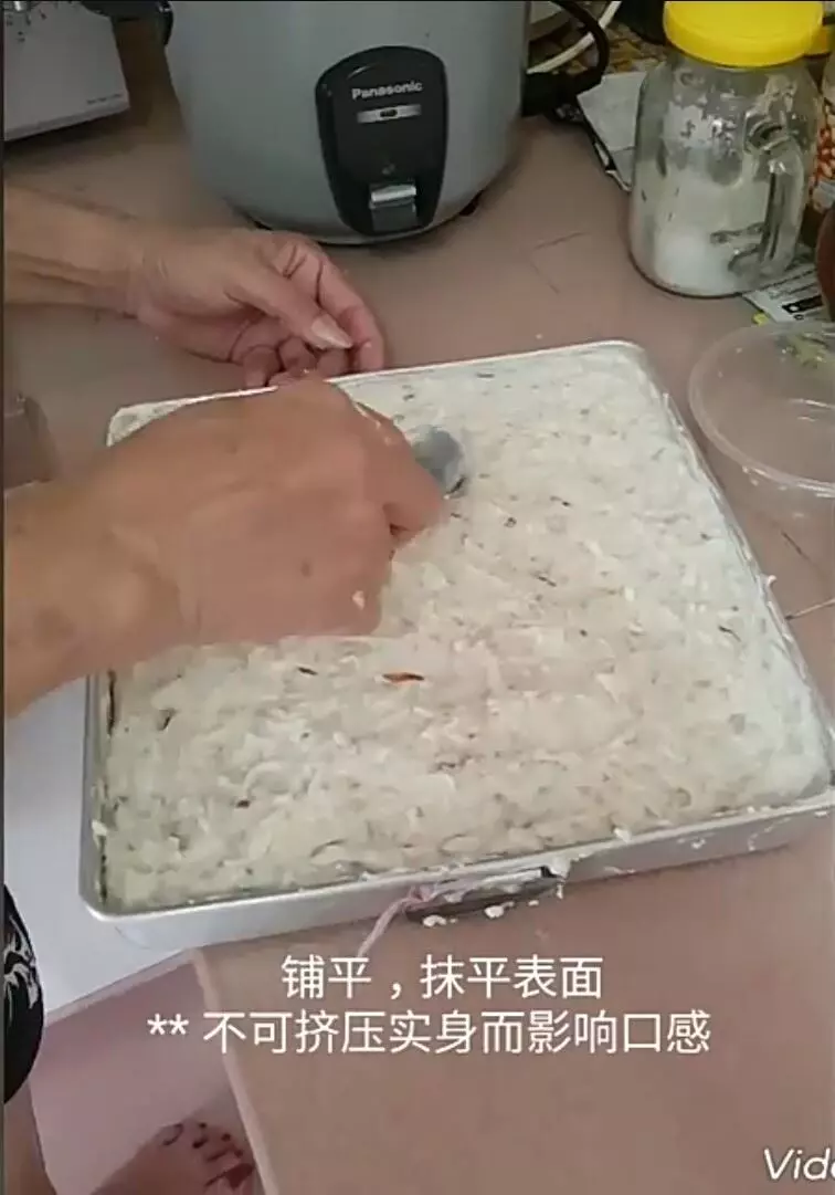 《 簡易芋頭糕 》古老的配方,隨手易取,易記得,成品又贊,光看都流了滿地的口水,真香,好想吃哦!