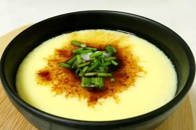 雞蛋羹怎麼蒸的香滑軟嫩?10年大廚教了我一招,比果凍還嫩滑,孩子超喜歡!