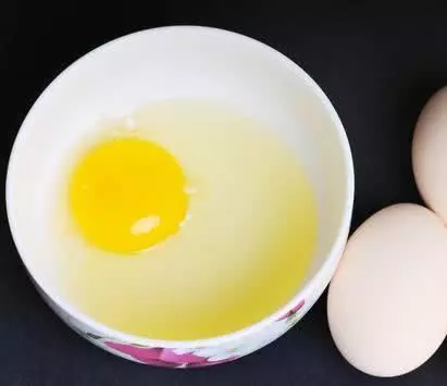 雞蛋羹怎麼蒸的香滑軟嫩?10年大廚教了我一招,比果凍還嫩滑,孩子超喜歡!