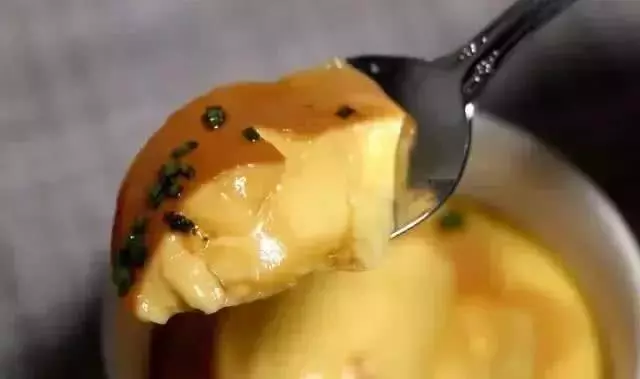 雞蛋羹怎麼蒸的香滑軟嫩?10年大廚教了我一招,比果凍還嫩滑,孩子超喜歡!