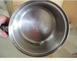 鍋子燒焦再也不用丟掉,這個方法讓它恢復原貌