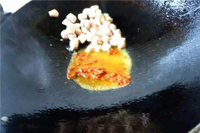 豇豆別再干煸和涼拌了,這樣做,美味下飯,有它,老公多吃3大碗