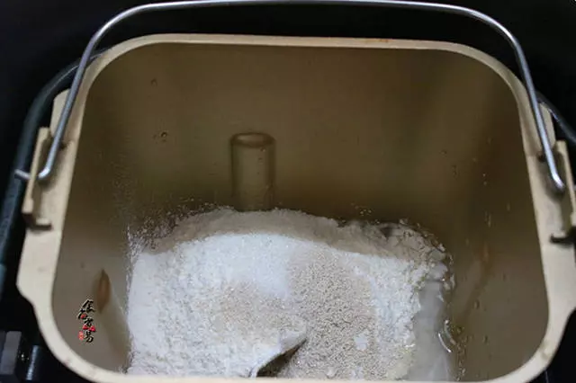 海鮮披薩這樣做,幾乎零失敗,又鮮又香料又足,大快朵頤才過癮!