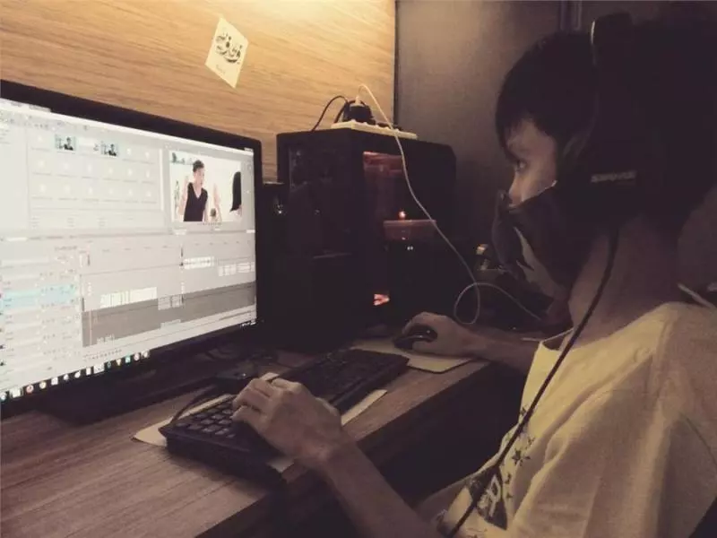黃明志還有個帥氣十足的「弟弟」 ! 而且還有份改編三國版《漂向北方》的歌詞, 太厲害了!