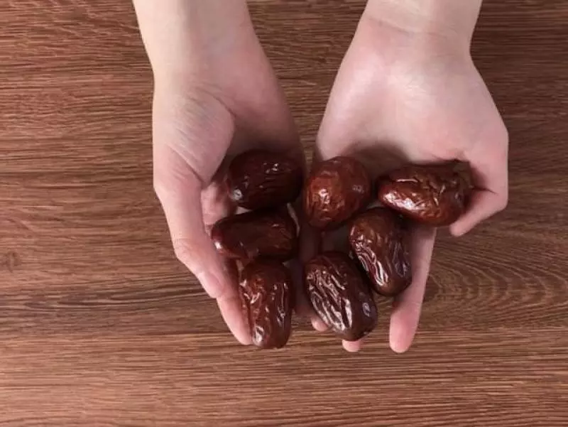 乾紅棗原來這麼髒!教你一個小妙招,3分鐘快速把紅棗洗乾淨!吃得安全又放心