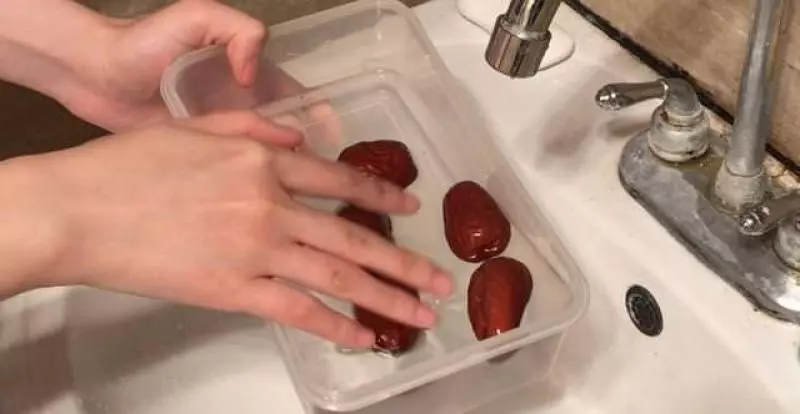 乾紅棗原來這麼髒!教你一個小妙招,3分鐘快速把紅棗洗乾淨!吃得安全又放心