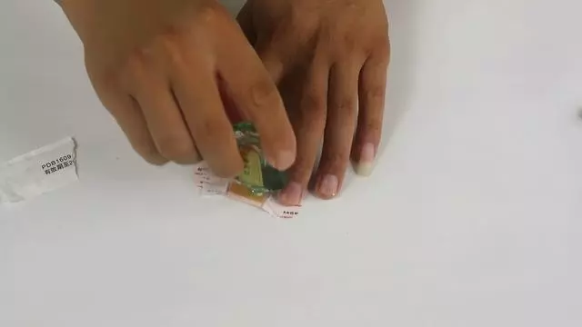 怎麼消滅煩人的蚊子?風扇上貼個創可貼,屋裡一隻蚊子也不見了