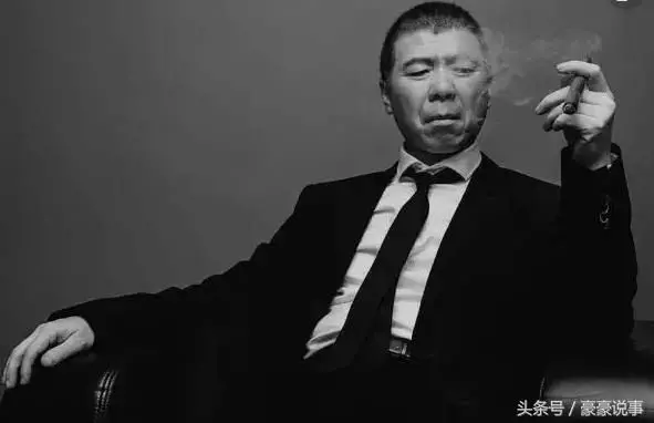明星也怕老婆?演藝圈「妻管嚴」男星:他「晚上十點必須到家」、他「慘被前妻燙數個煙疤」! - 正向人生