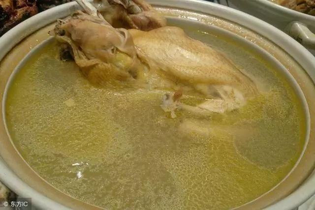 下班回家吃早餐,老公煮好的早餐被婆婆偷偷換掉,我偷看一眼心酸 - 美麗生活