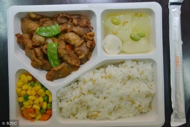 一日三餐這樣吃,吃的都是平常吃的食物,沒有掉不下來的體重