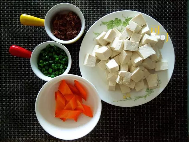 豆腐湯里加一勺這個醬,鮮香下飯,夏天喝真開胃!