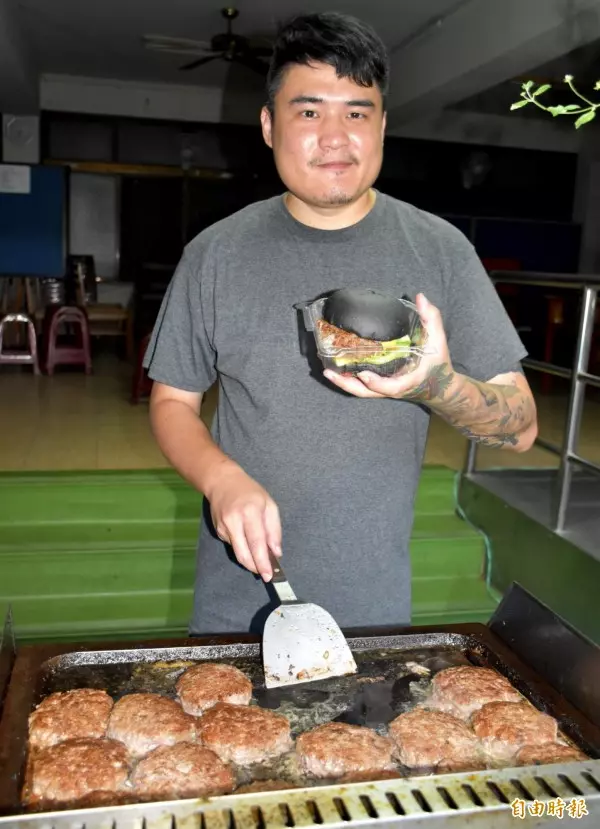 超有愛!連4年胖卡環島義賣漢堡 只為這樣幫助育幼院童…