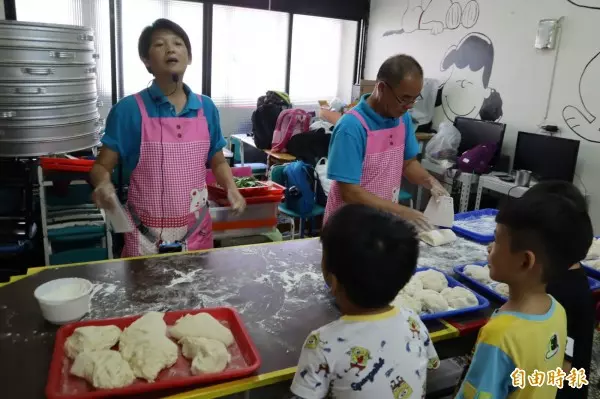 超有愛!連4年胖卡環島義賣漢堡 只為這樣幫助育幼院童…