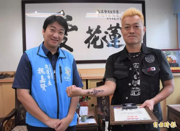 超有愛!連4年胖卡環島義賣漢堡 只為這樣幫助育幼院童…