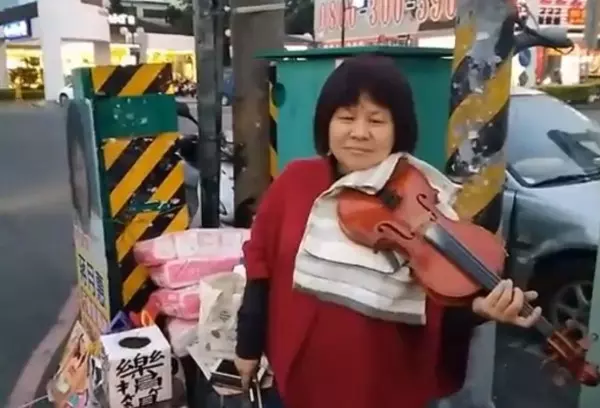 超有愛!連4年胖卡環島義賣漢堡 只為這樣幫助育幼院童…