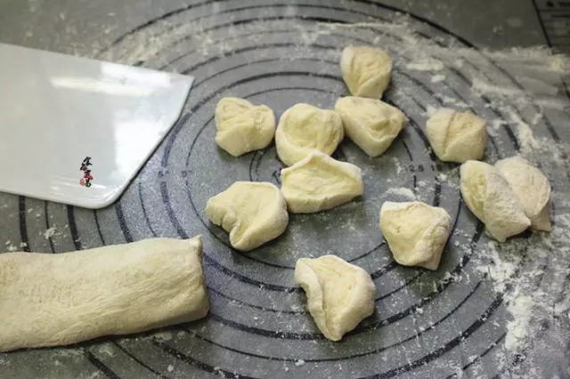 用它包餃子,連汁水都不浪費,口感清香怡人,比韭菜餡的好吃N倍!